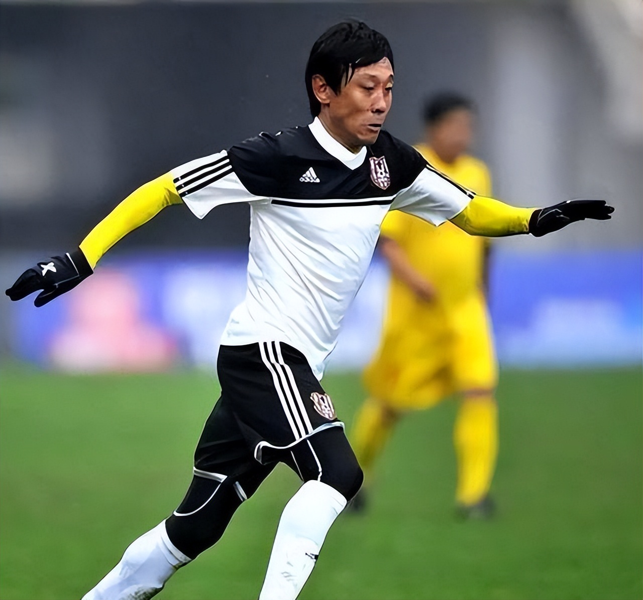 怀念YOYO体测！“足坛浪子”出恶气，原中超公司“话事人”刚进去