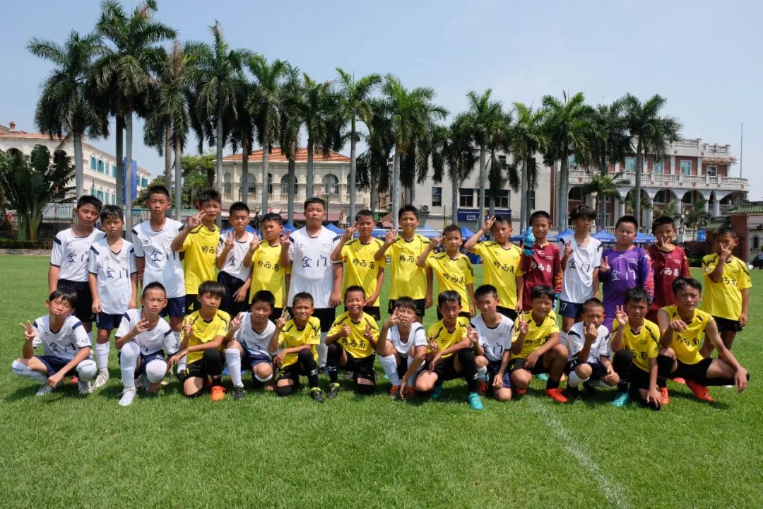 百年球场开赛两岸“足”梦少年齐聚厦门
