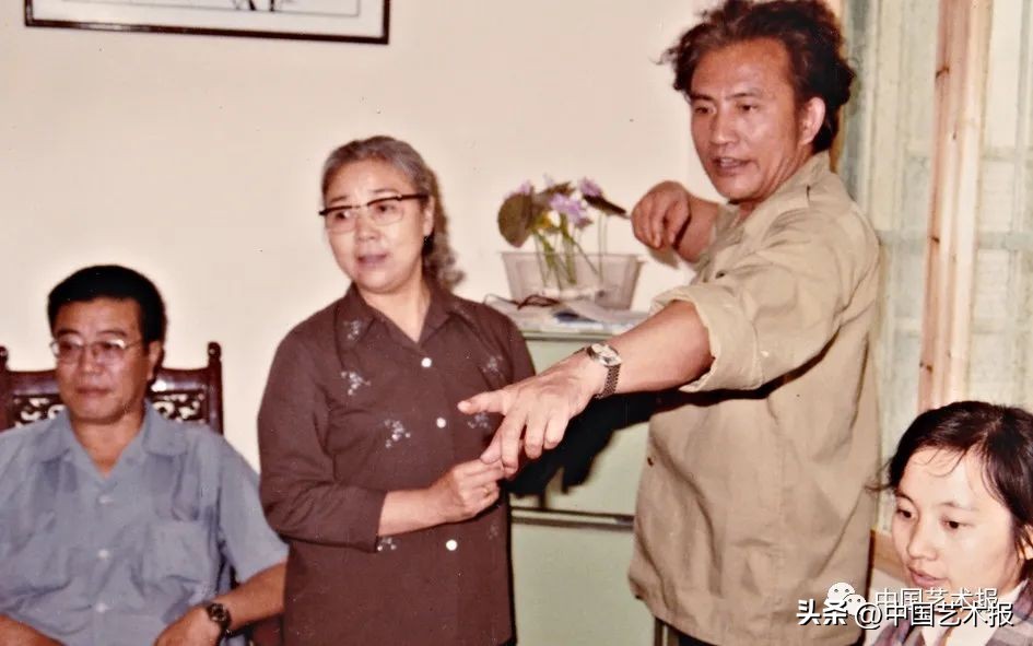 杩欎釜灞曡涓轰粈涔堜細闇囨捈浜哄績,杩欎釜灞曡鎵撶牬鑹烘湳鍜岀敓娲荤殑鐣岄檺