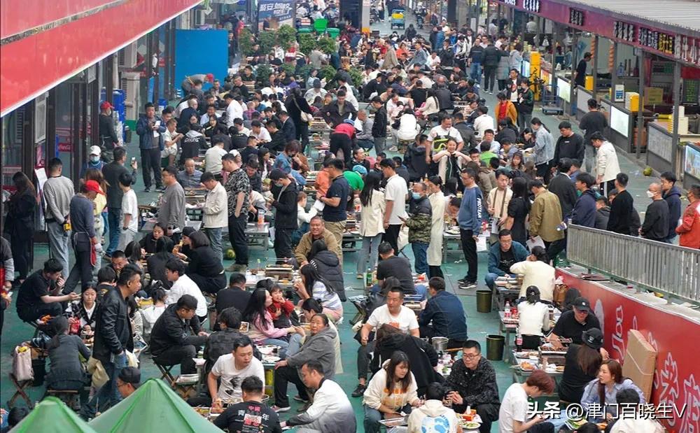 淄博烧烤火起来当地人民做了啥,深挖淄博烧烤背后的故事