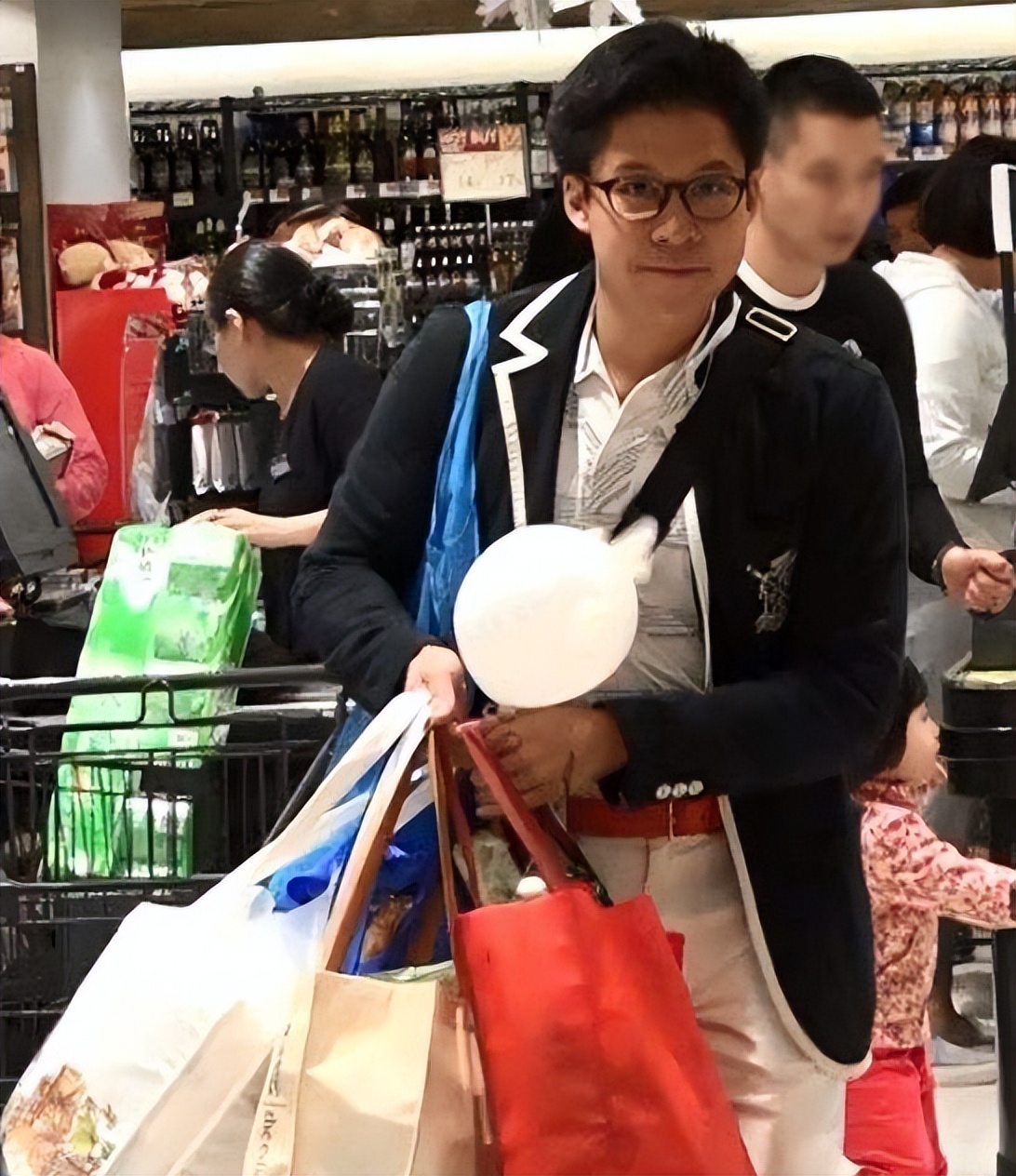 跳水皇后郭晶晶晒全家福,跳水女皇郭晶晶和豪门阔少