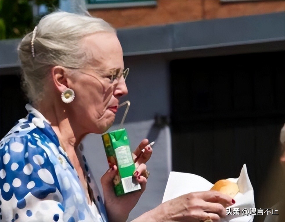 丹麦村里的小叔子爱上了嫂子？大女主女王：我从不信八卦和童话