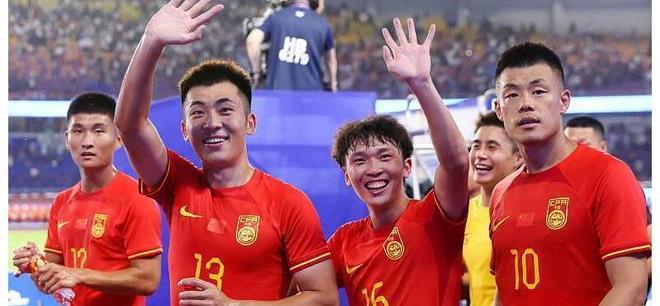 张威中后卫,张威打中后卫行吗