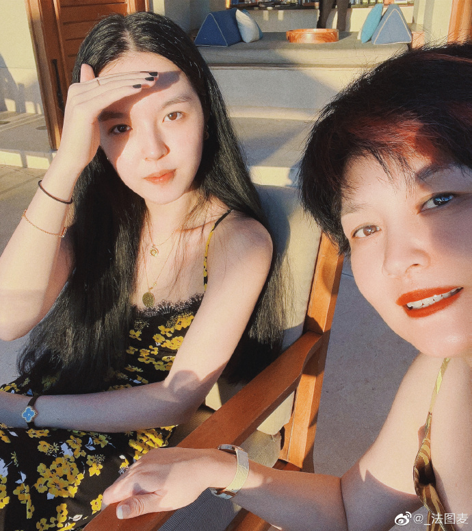 哈文卡点为法图麦庆生，亲切称呼她为女神，已提前一年从名校毕业