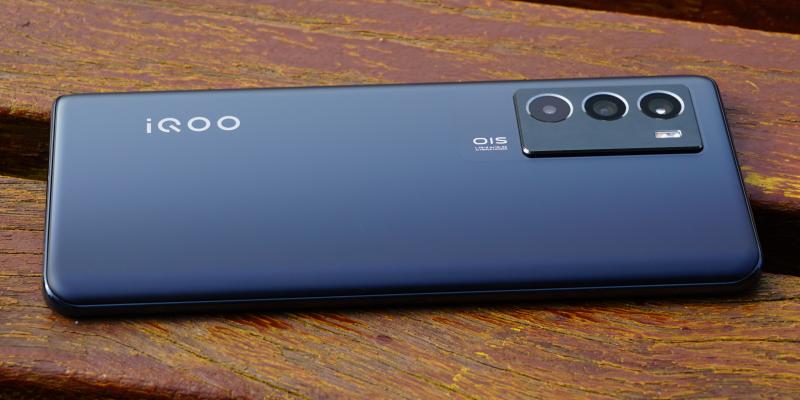 游戏拍照两不误的iqoo手机1500以内,iqooneo5快充