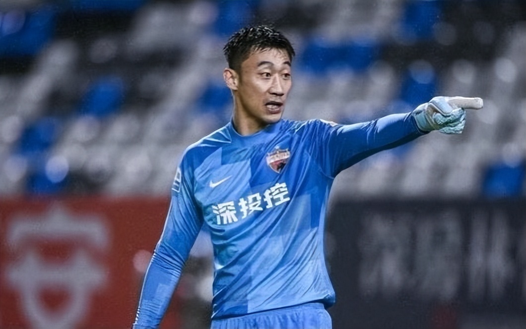 李铁被抓后，警方铐走35岁国脚！媒体人：抓的都是收黑钱打假球的