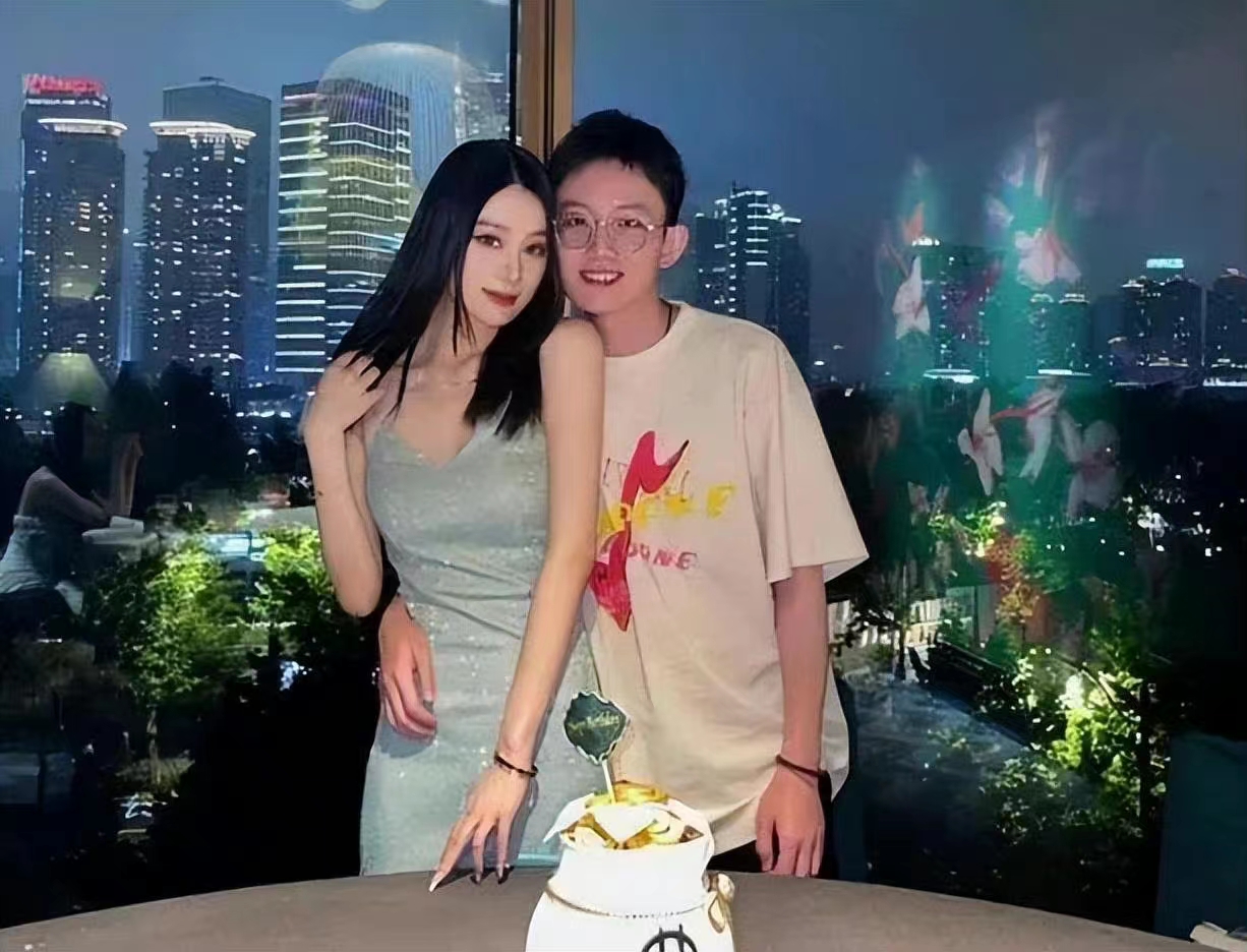 范志毅大女儿秀身材,范志毅女儿晒照