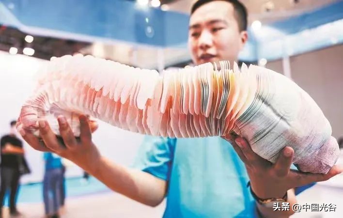 武汉新城新地标光谷之珠建成,建设中的武汉光谷新城