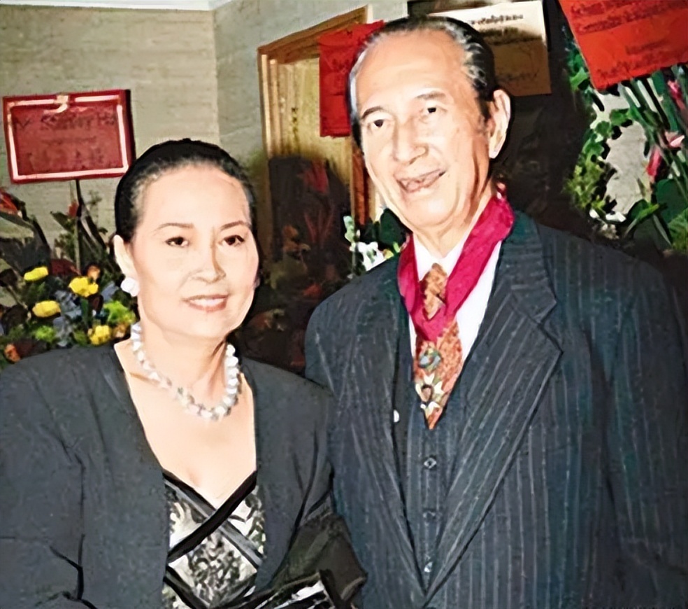 赌王四太三太翡翠项链对比,赌王三太翡翠项链