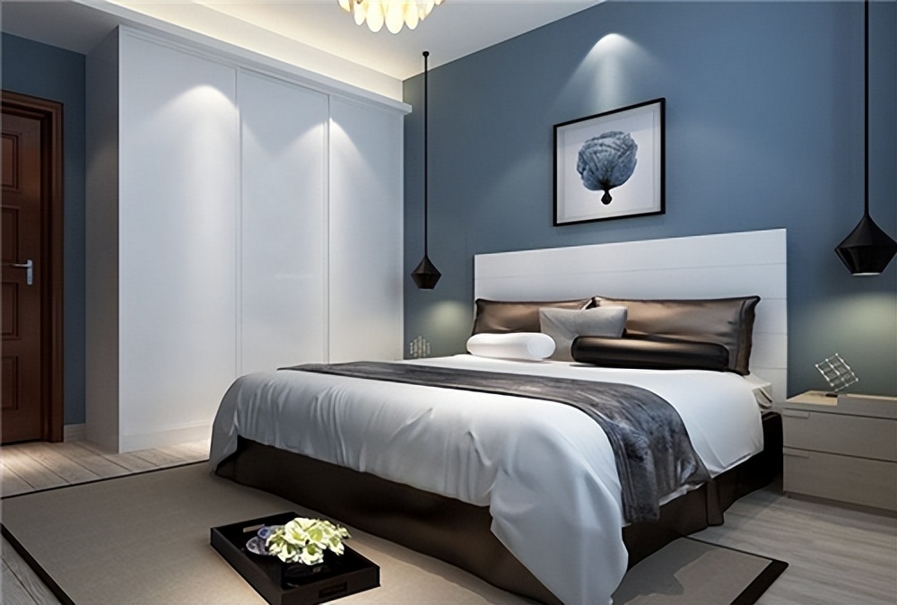 51岁大妈找24岁健身陪练引发命案,46岁大妈陪两个健身教练死亡通报