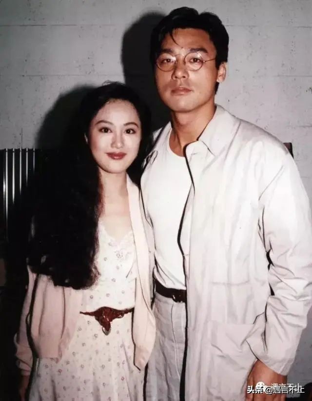 因拜物引前夫嫌弃，矢志不渝“买买买”的她，杀出了一条玫瑰路