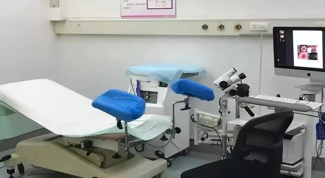 女子隐私部位遭60岁男医生吸吮，报警后拒不承认，DNA检测立功