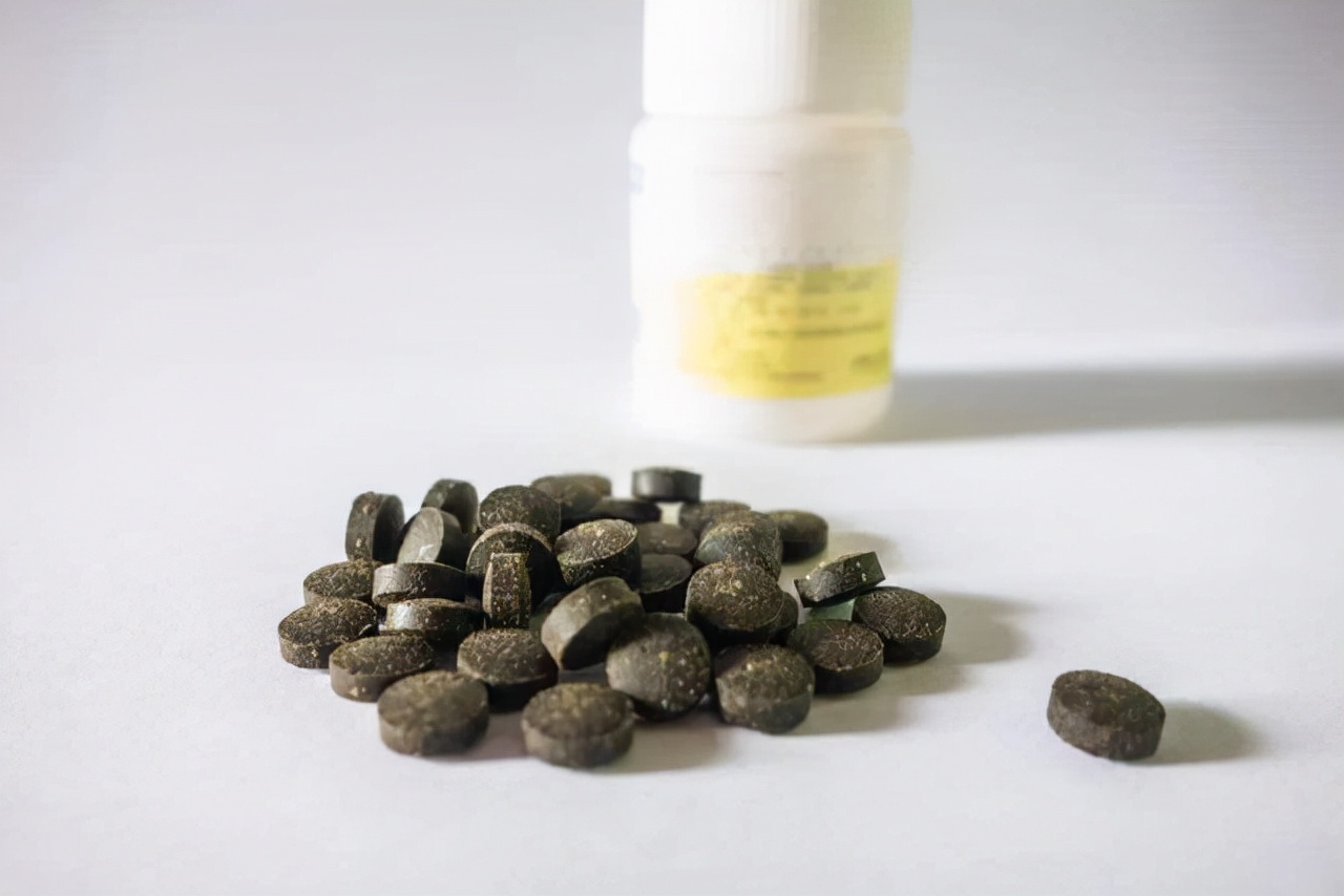 阿奇霉素用药期间禁止吃什么,阿奇霉素慎用