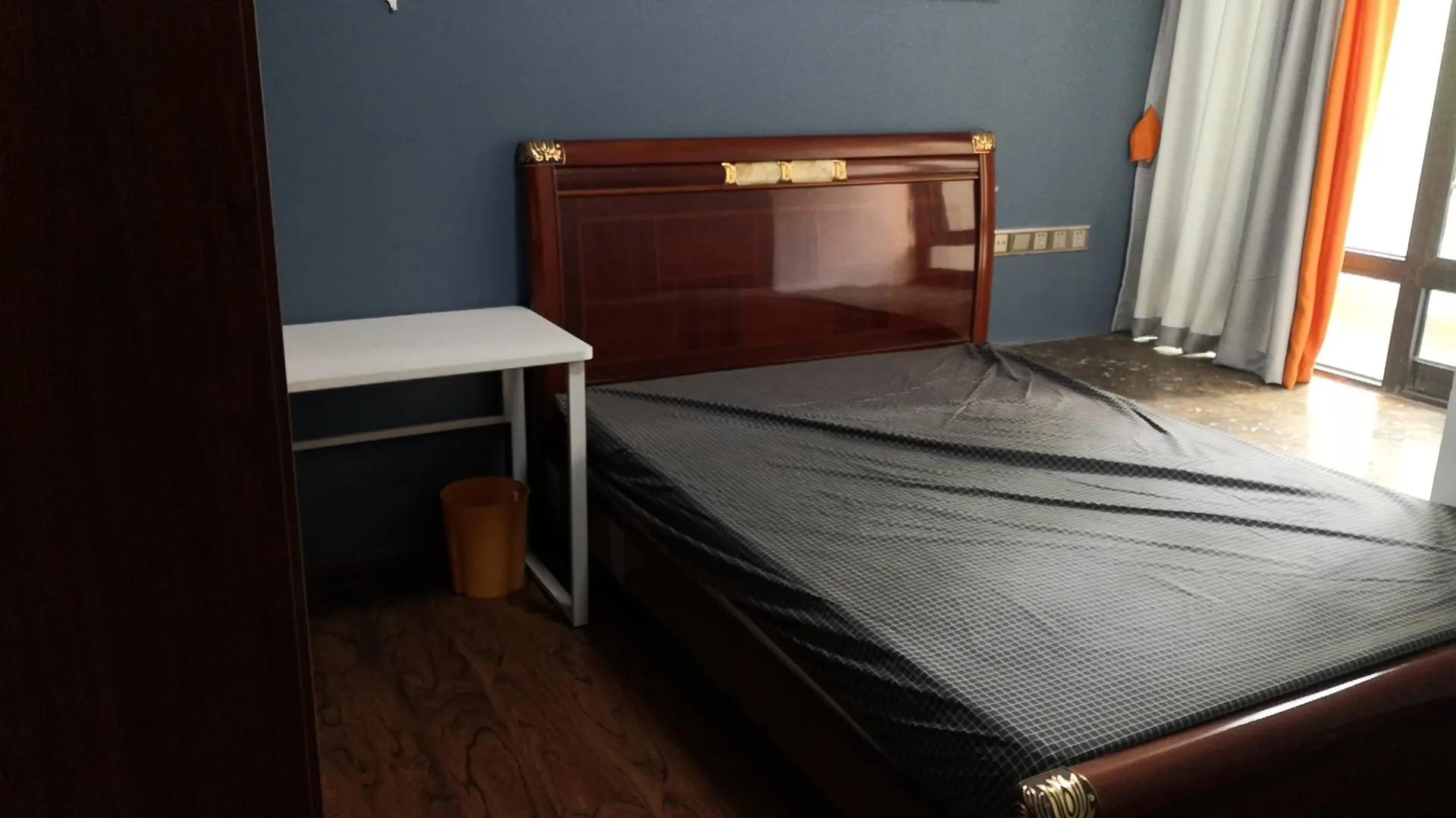 出租观音桥次卧800主卧1100无中介费，看房电话19112165949（V）