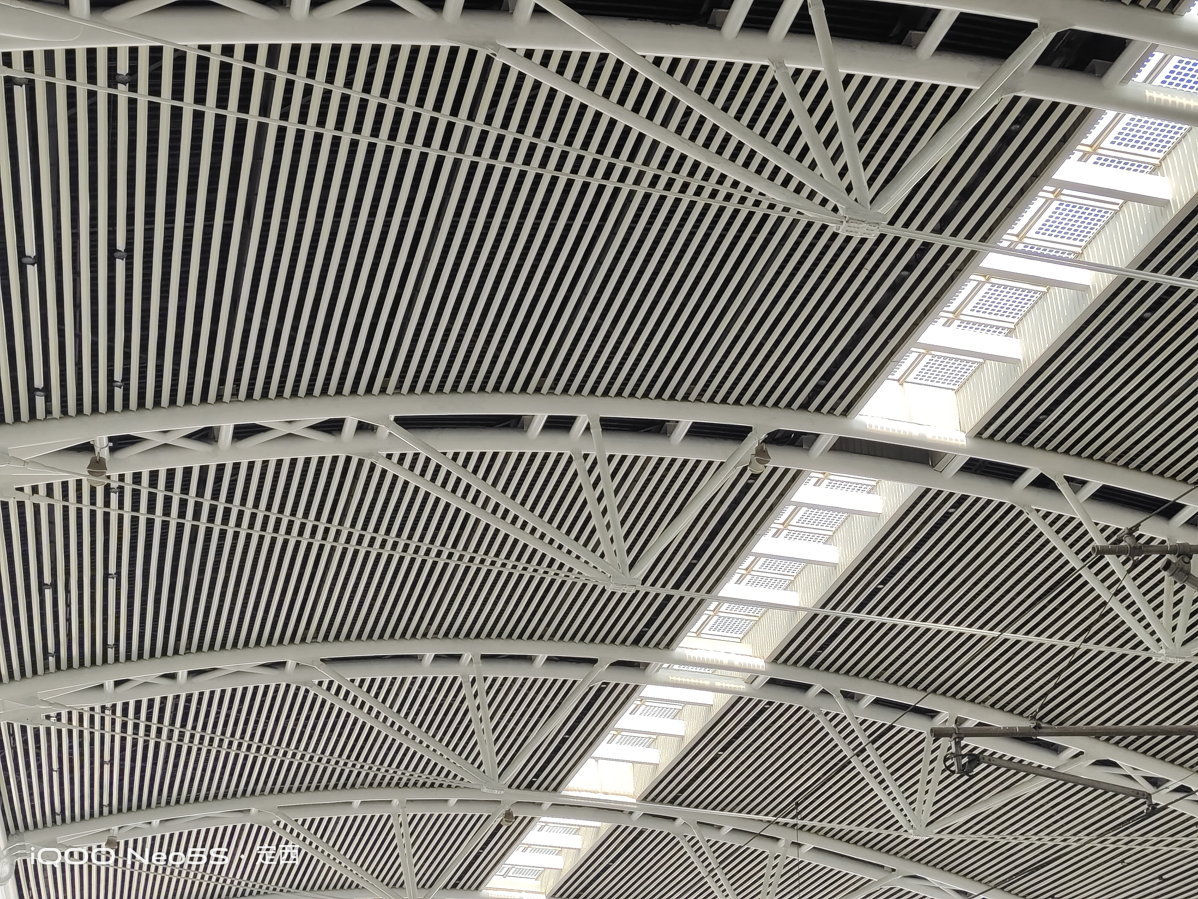 iqooneo5活力版和iqooneo5s对比,iqooneo5s实战测评