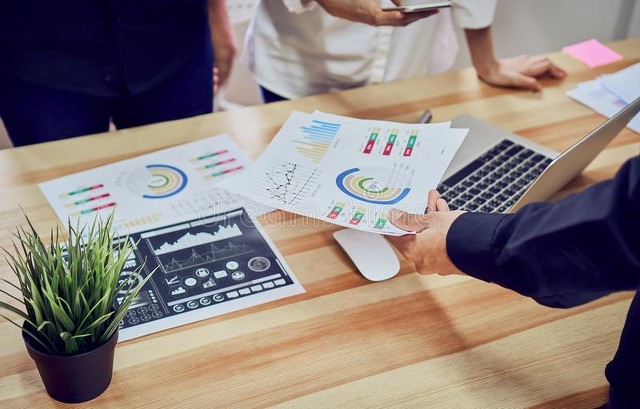 员工不服从领导管理该怎么治,下面员工不服管理怎么办