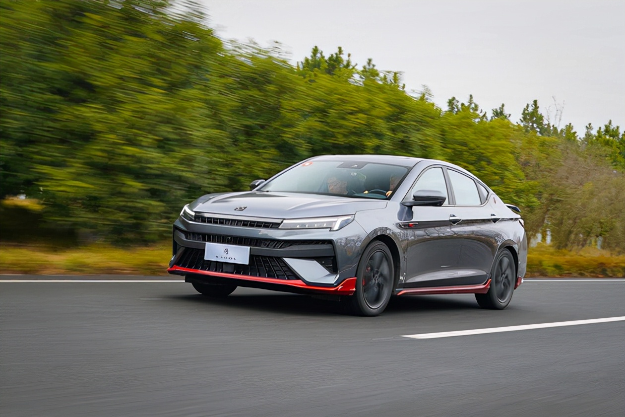 大众思皓曜2021款6座中配落地价,思皓曜和奕炫max暗夜破晓版哪个好