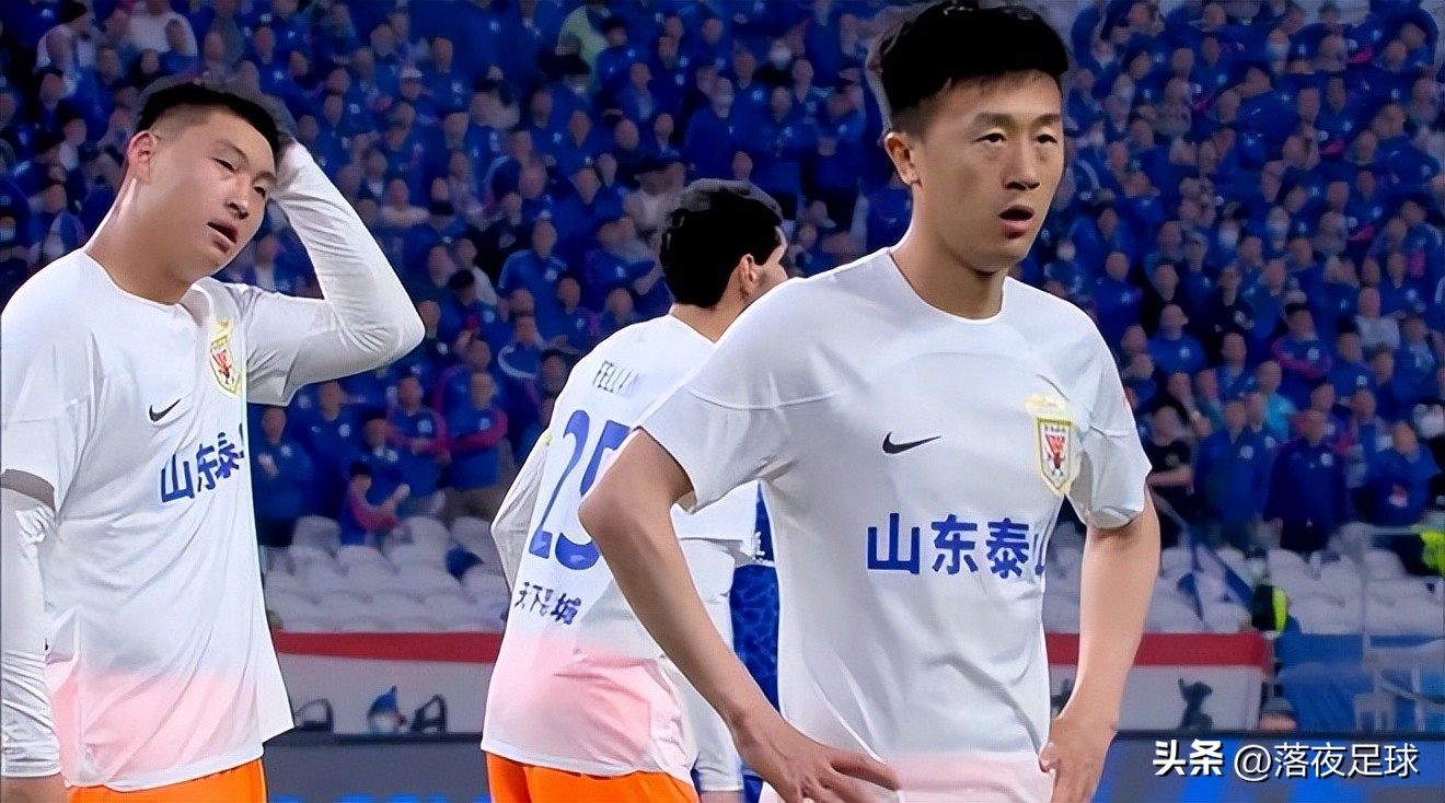 又送别人嘉年华！泰山水货5场轰7球，已成别人锋线王者！