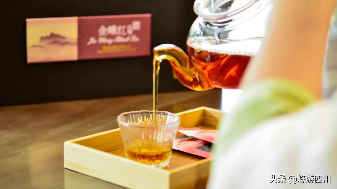 圣寿峨眉庆重阳,雪芽飘香万年长