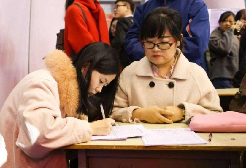 孙卓姐姐在哪个国家留学,孙卓姐姐海归做读书博主