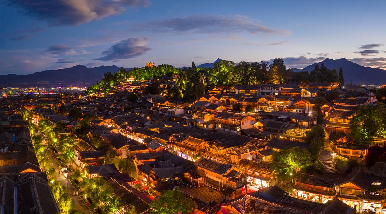 大理古城和丽江古城哪个更推荐,大理古城和丽江古城值得去吗