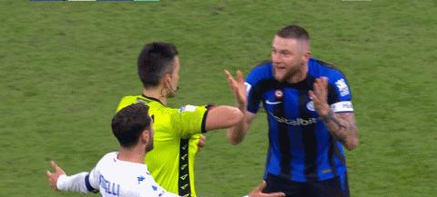 从红牌到嘘声辱骂混乱之夜国米多少难题现身