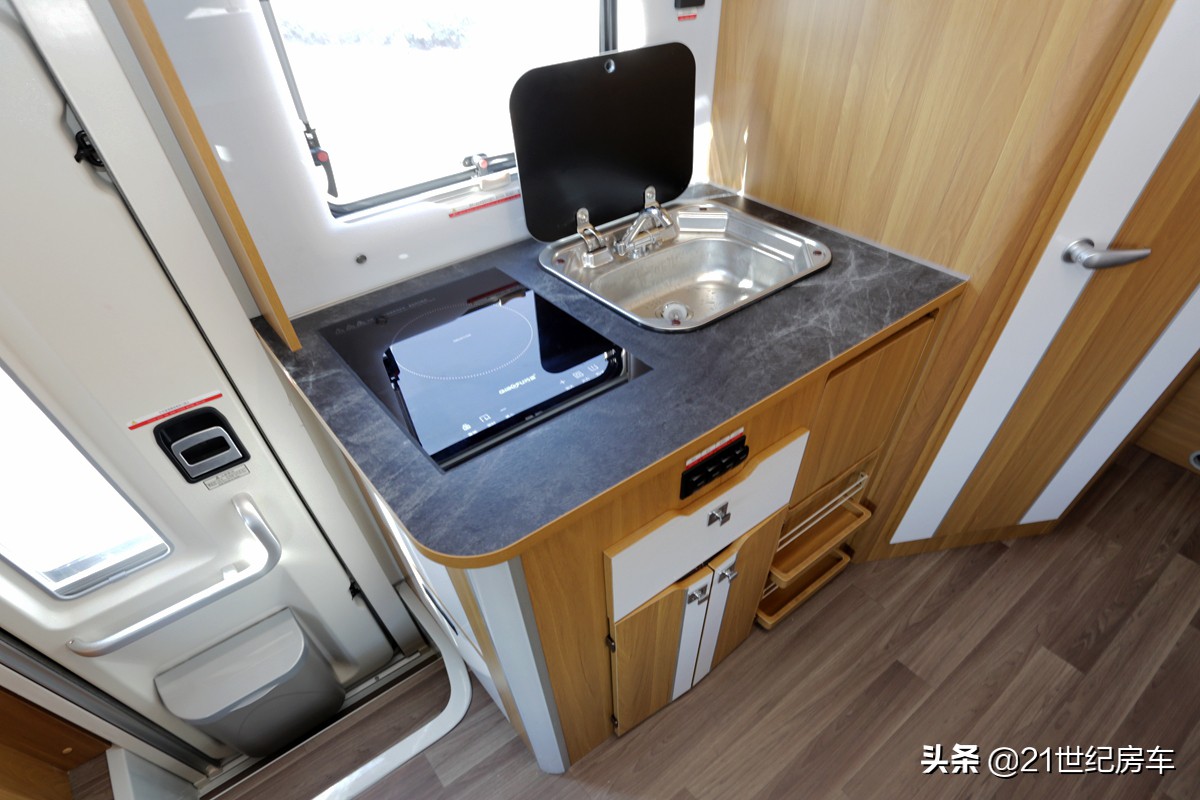 家用大空间6座推荐,适合家用的两厢大空间