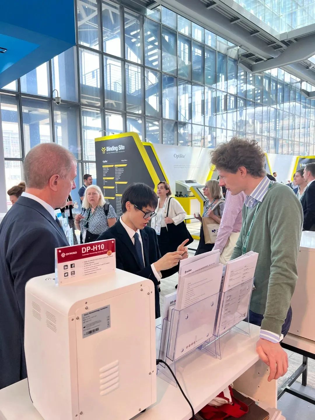 甯濊繄鏃呰,甯濊繄鑻辨枃