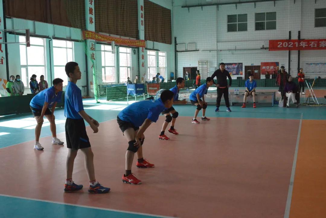 获奖荣誉奖牌,足球冠军领奖碎步庆祝