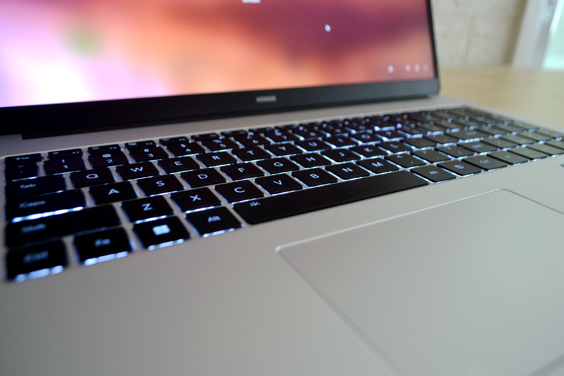 性能炸裂！16寸超窄边框+i5-12500H，荣耀MagicBookX16首发测评