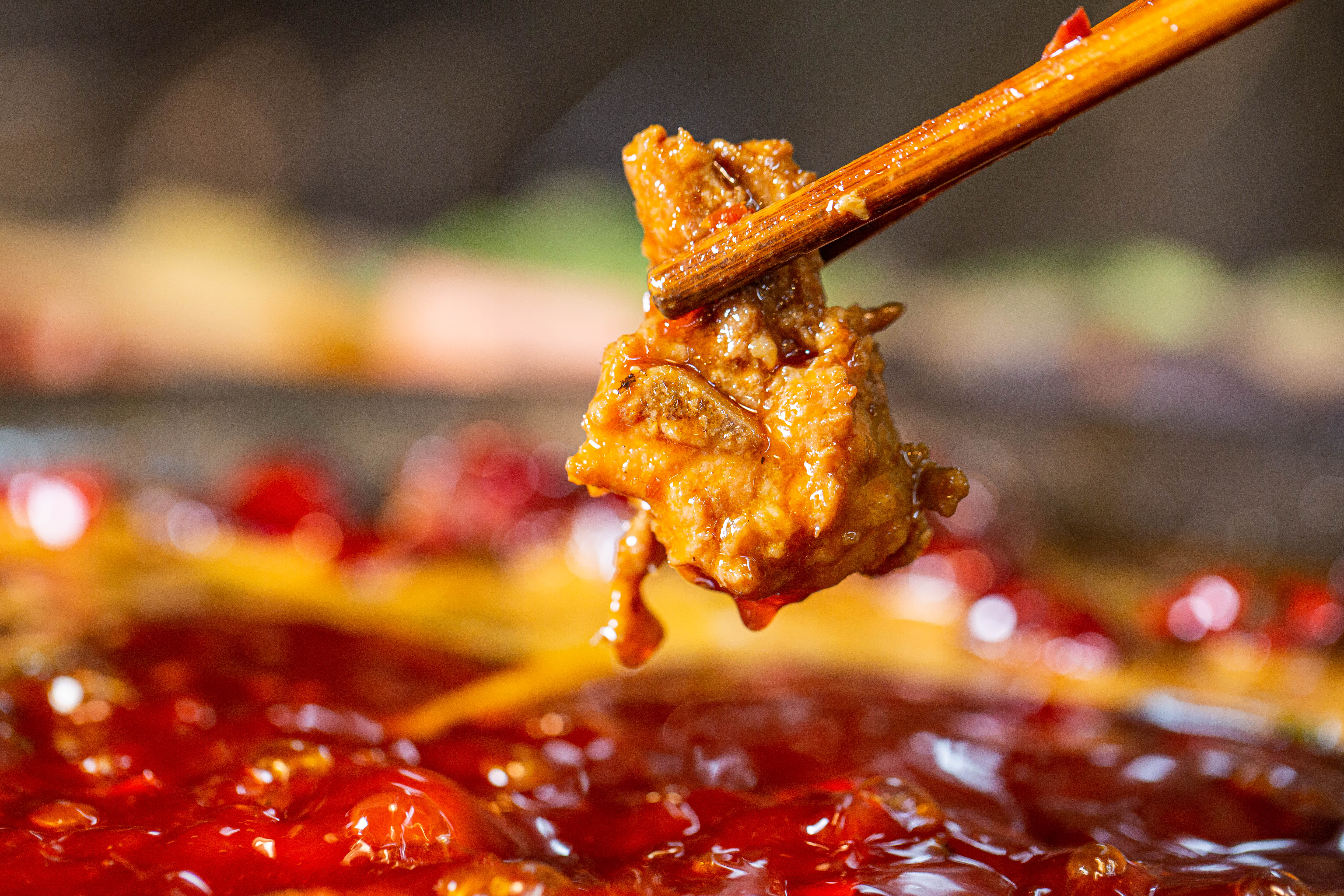 开一家小火锅店一年能赚多少钱,开火锅店赚钱还是自己加盟好