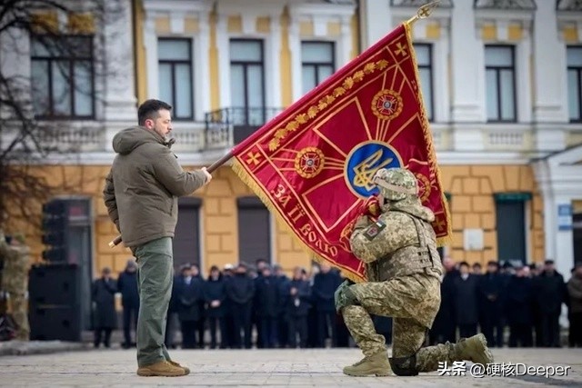 俄方公然放出“处决”视频：乌俘虏叼烟说“乌克兰万岁”后被射杀