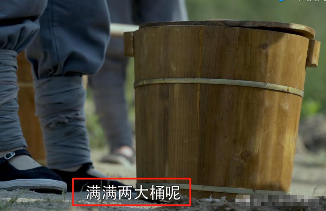 涂发胶抹口红，打仗住酒店，这些抗日剧，对得起以前的战士吗？