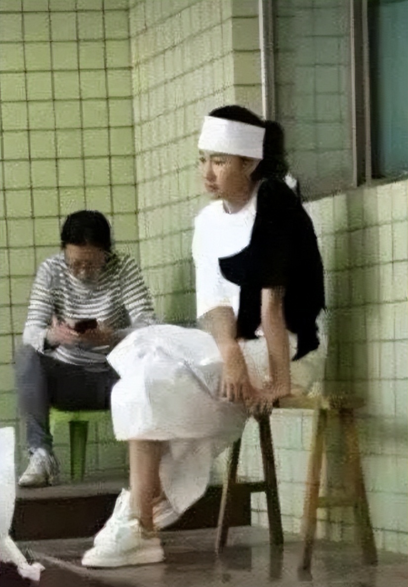 王宝强与马蓉离婚后的生活对比,王宝强离婚给马蓉分了多少钱