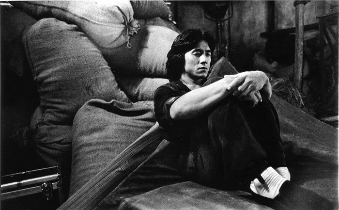 成龙洪金宝五福星撞鬼,成龙1985福星高照