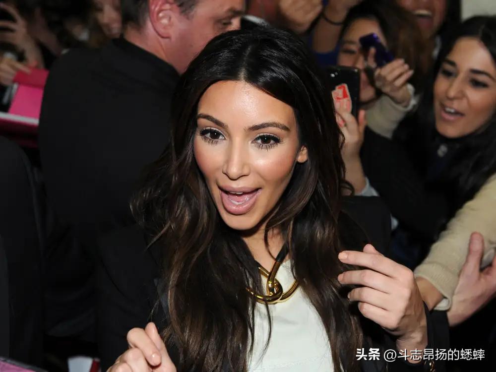 金卡戴珊亿万富翁,金卡戴珊kimkardashian