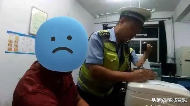 男子小区内酒驾,男子小区内酒后挪车被举报