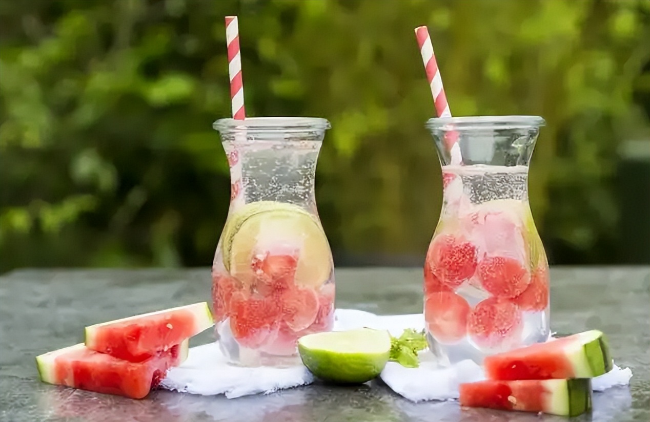 夏日消暑一杯热茶才是良方,炎炎夏日记得喝这些茶消消暑