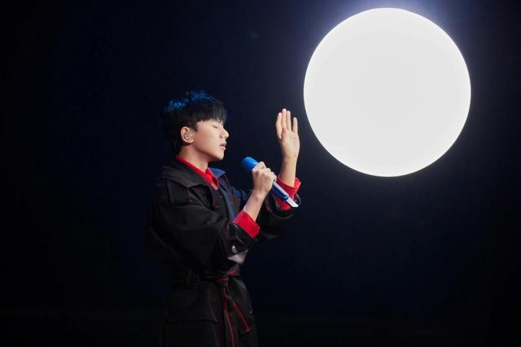 谢娜刚嫁给张杰,就因病切除了单侧输卵管,张杰:我只要她健康!