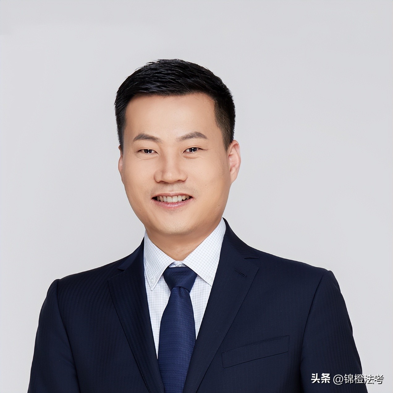 法考民法钟秀勇和张翔哪个好,民法是听张翔的还是钟秀勇的