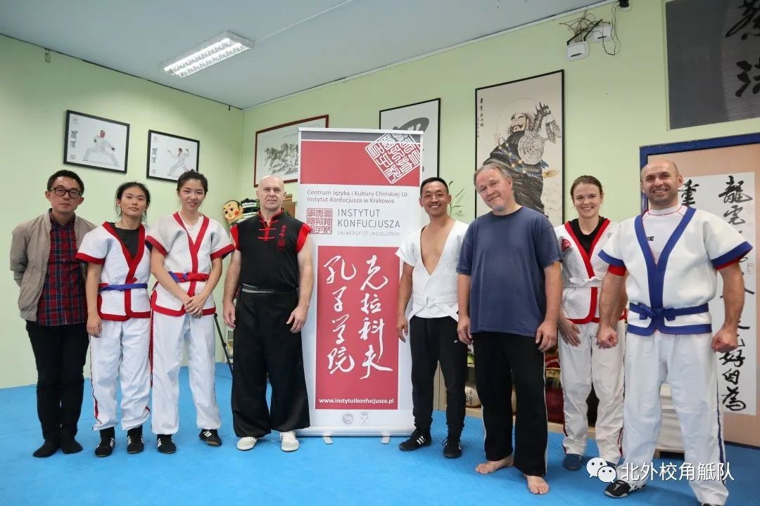 世界冠军在高校表演跳绳,世界冠军助阵表演视频