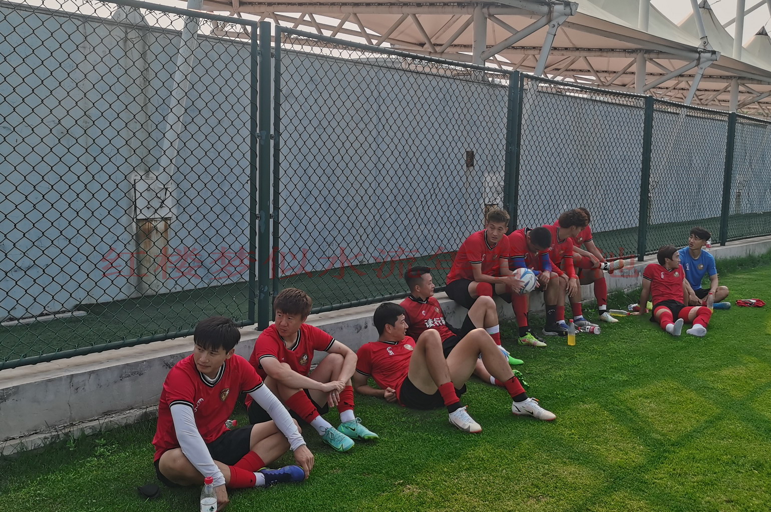 大连读行热身赛大胜,图片分享!你还记得当年的大连万达队医吗?