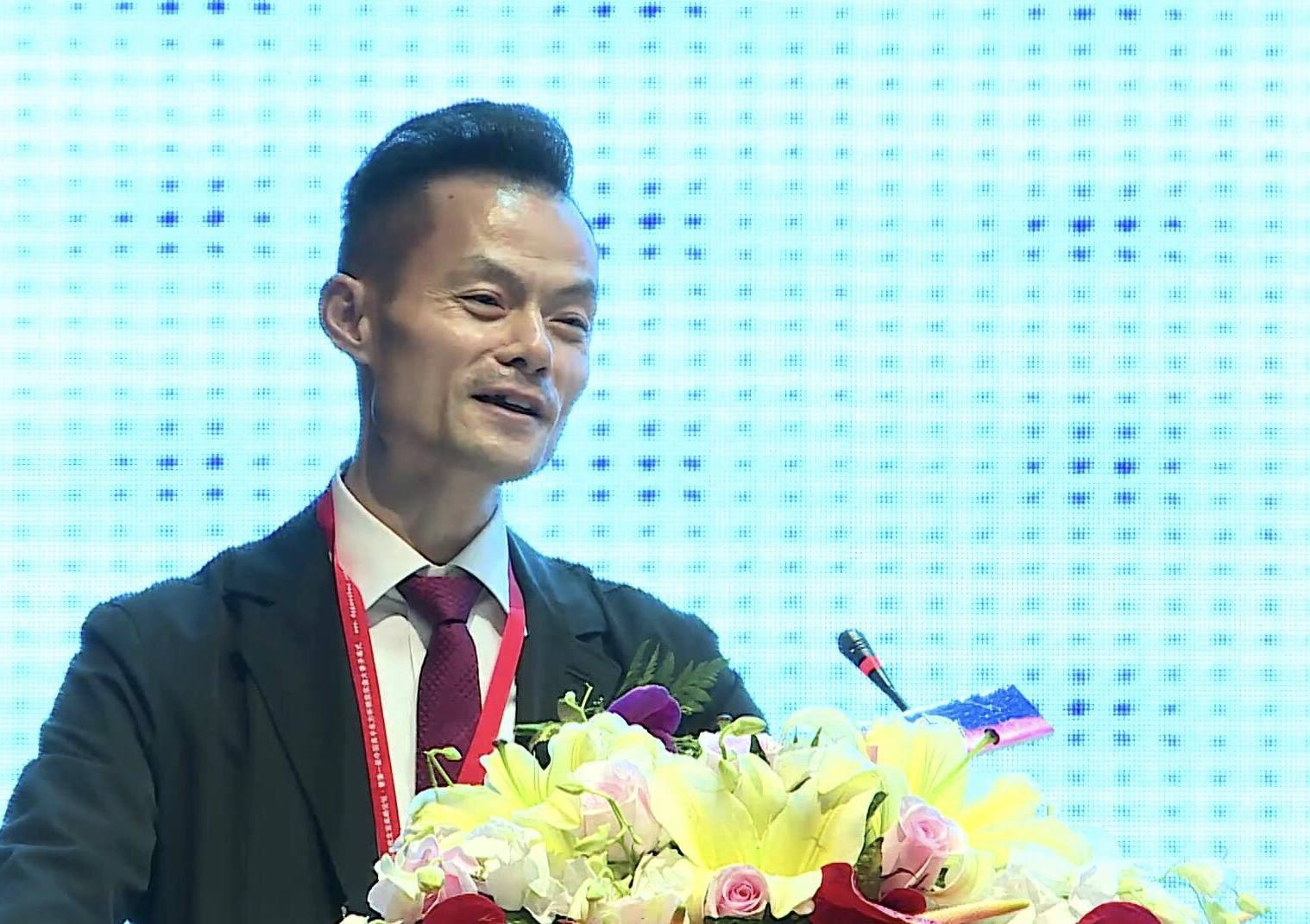 山东农民，初中学历，养过猪，却靠做期货身家10亿，凭啥？