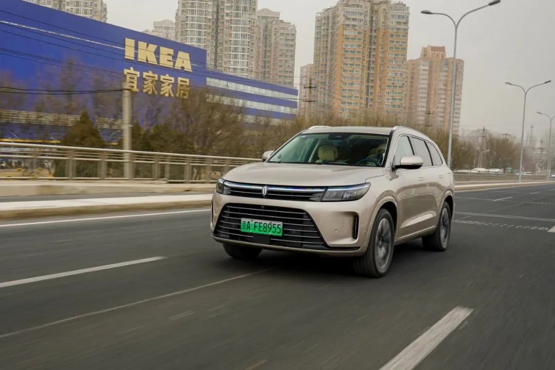 问界m7操控性比x5操控性感受如何,问界全新m7实车体验