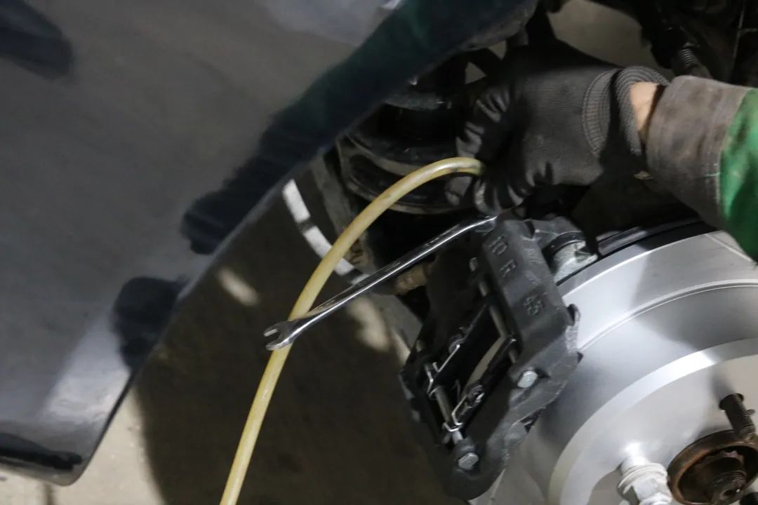 翻新车十二代皇冠修复全过程,12代皇冠25万公里要更换什么