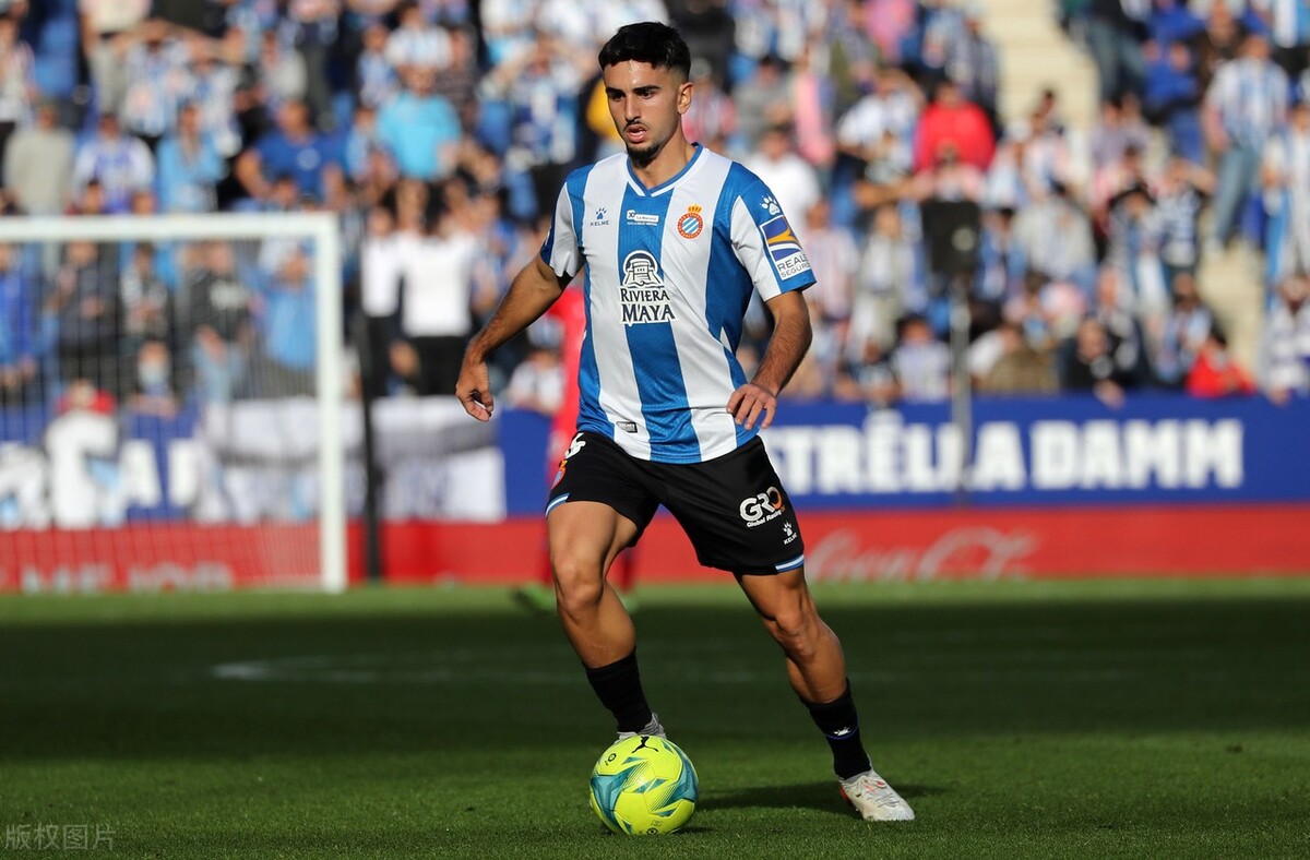 武磊2:2绝杀巴萨全场回放,武磊最不可思议的一球轰动西班牙