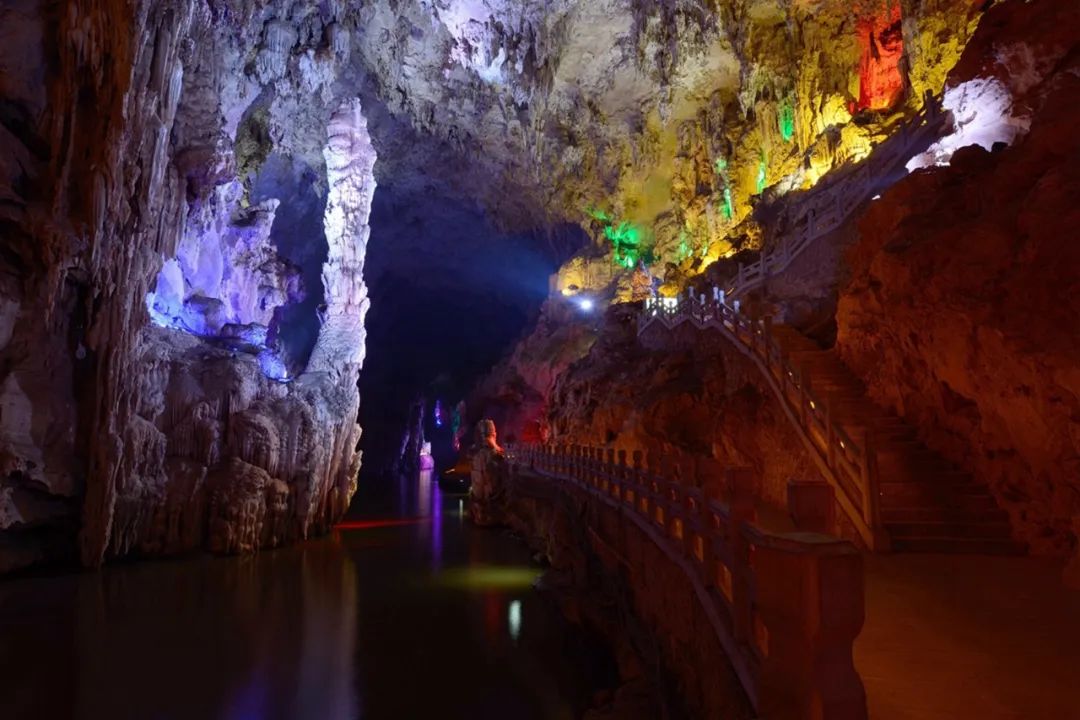 建水燕子洞免门票,建水燕子洞景区团购