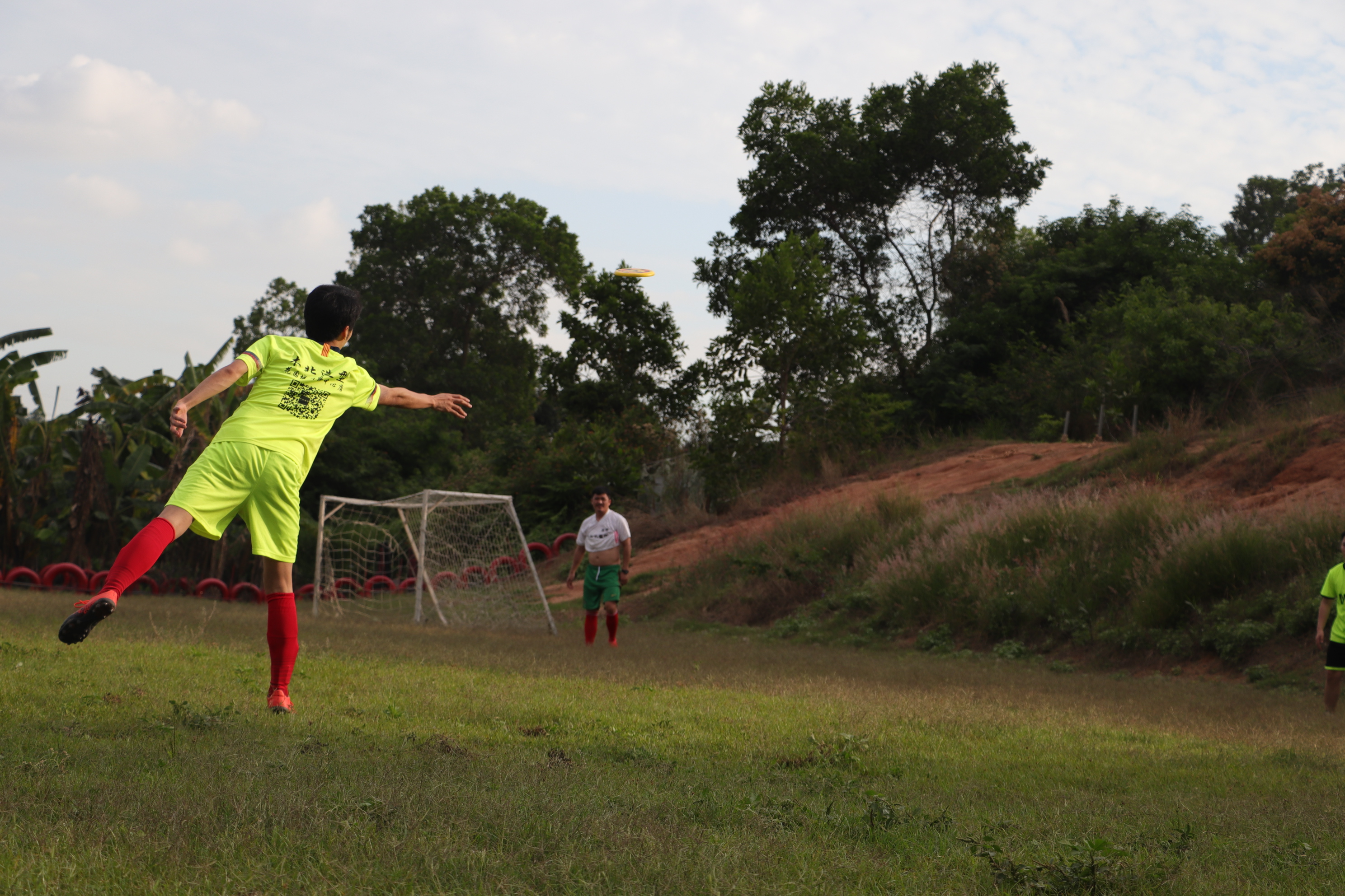 深圳周边小众旅游去哪里玩儿比较好，能玩一整天还可以野炊烧烤？