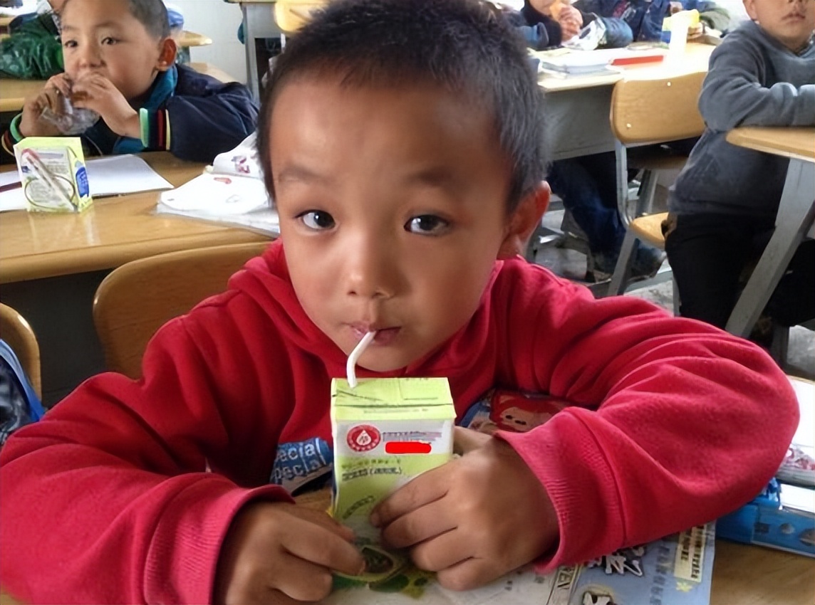 学校强制性订牛奶如何解决,如何回复家长反对订牛奶这个问题