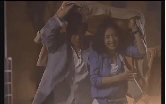 20多年了，这个姿势还是撩妹必杀技